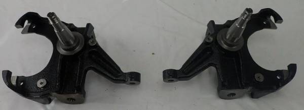 Auto City Classic - 1973-1987 Chevrolet / GMC 2WD Pickup, Suburban and Utility 2 1/2" Square Body Drop Spindles