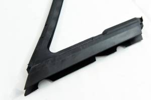Auto City Classic - 1965-1968 GM Convertible and Hardtop Vent Seals V3405/3406G - Image 2
